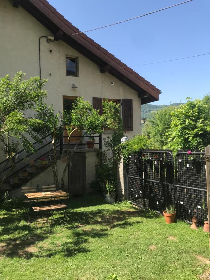 Belladone Guest House Theys Les 7 Laux Luaran gambar